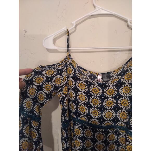 Love by Design Cold-Shoulder Top - Picture 2 of 5